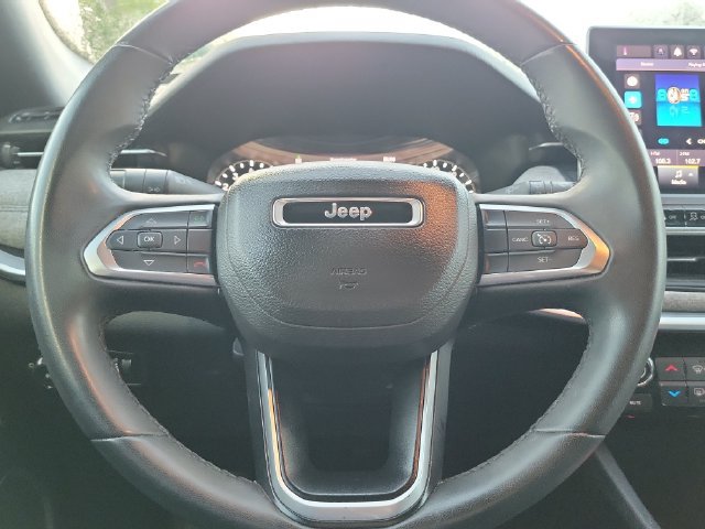 Used 2024 Jeep Compass Latitude AWD/4WD image 13