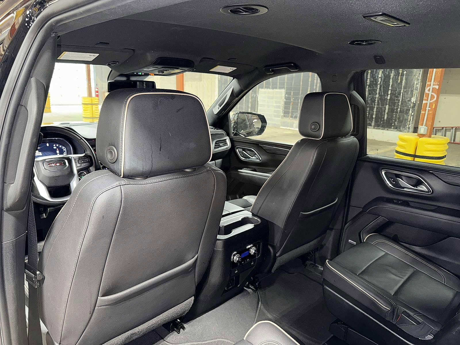 Used 2023 GMC Yukon SLT image 28