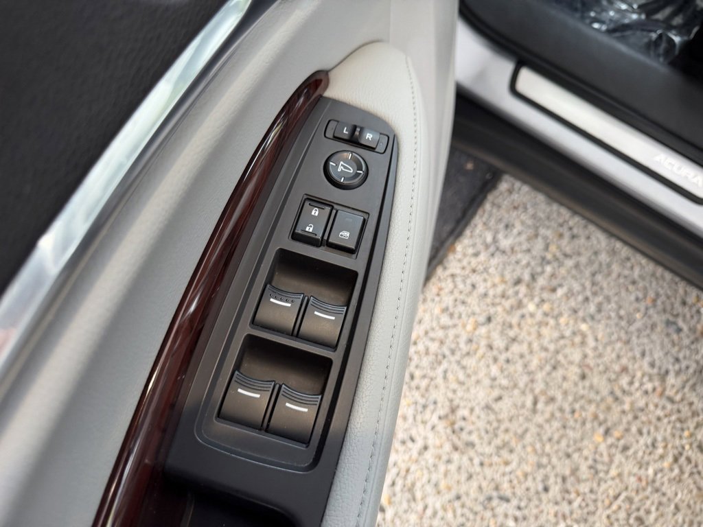 Used 2016 Acura MDX SH-AWD w/ Technology Package image 13