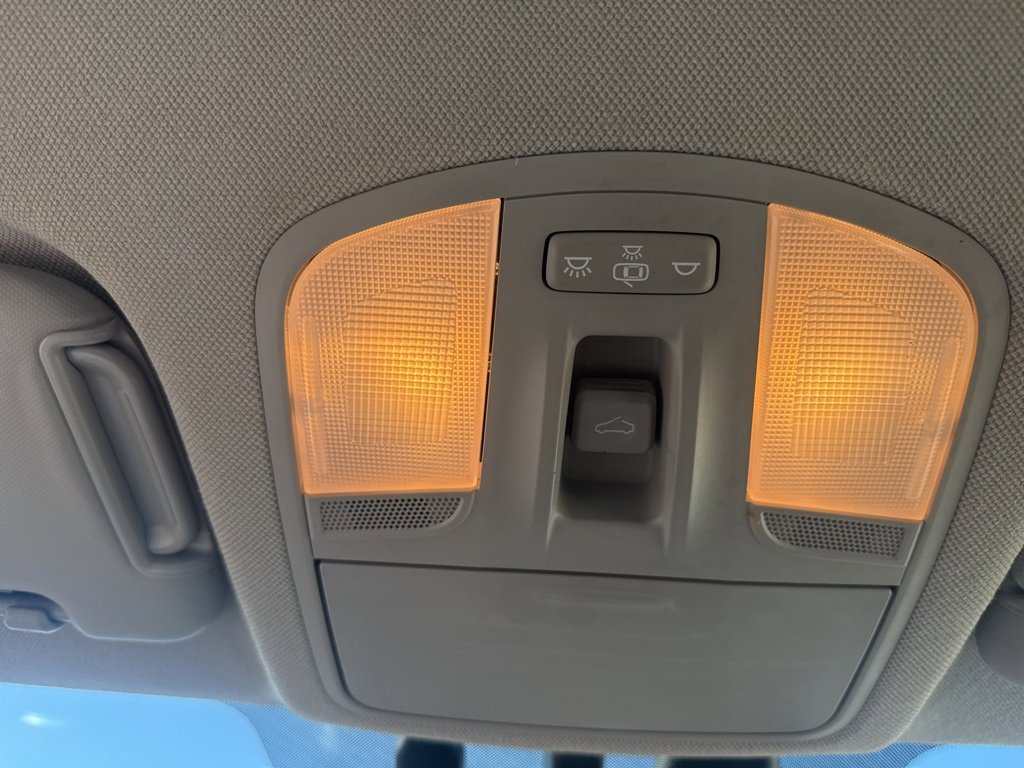 Used 2020 Hyundai Elantra Limited w/ Ultimate Package 03 image 29