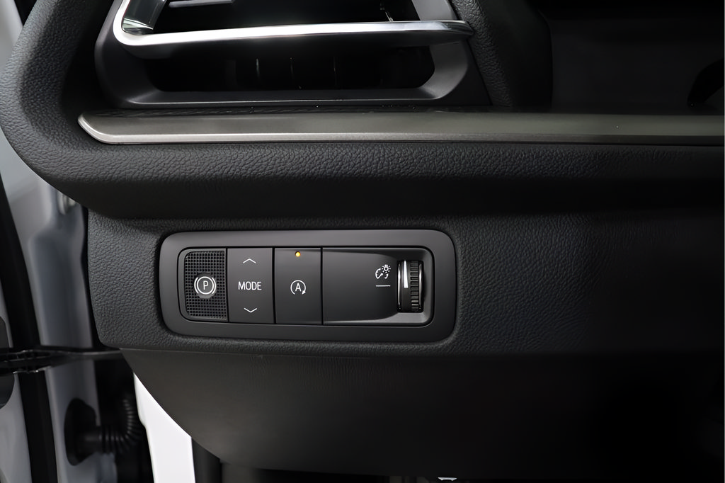 New 2027 Chevrolet Traverse LT w/ Driver Confidence Package FWD image 17