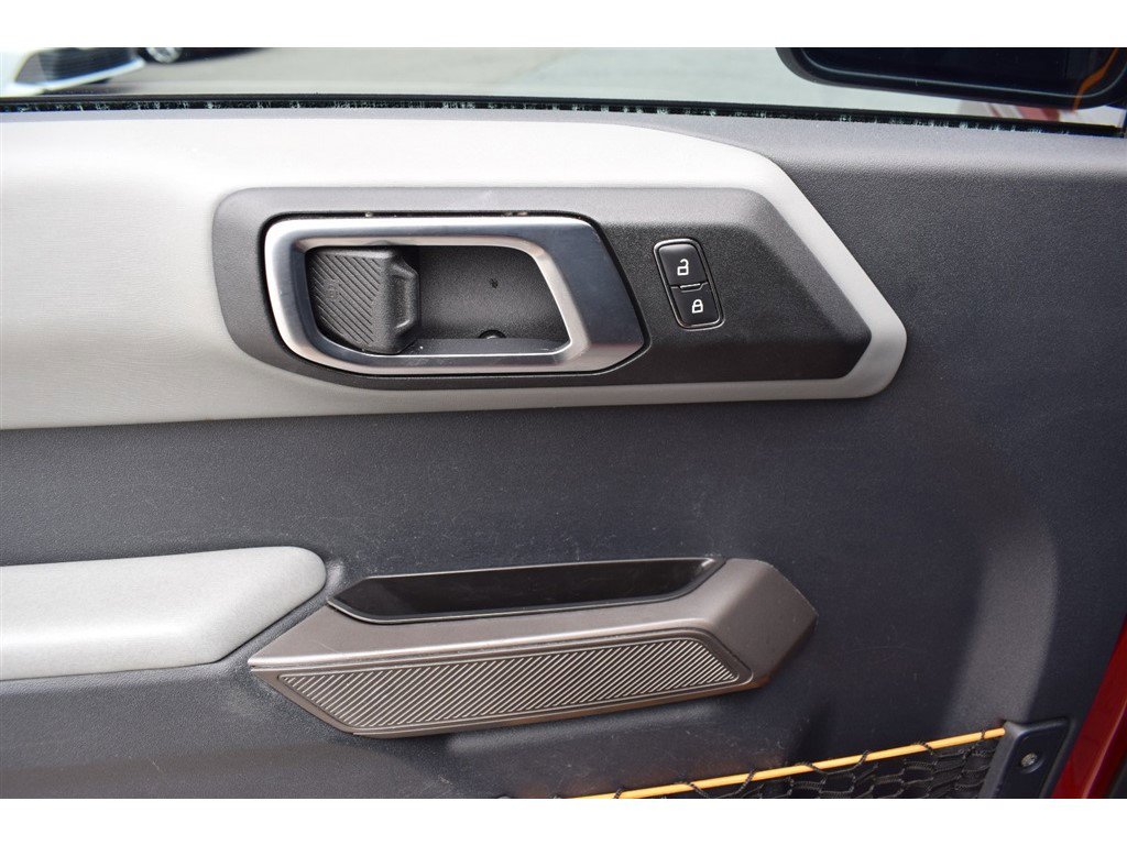 Used 2021 Ford Bronco Badlands image 18