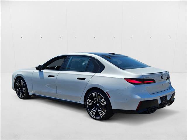 New 2025 BMW 760i xDrive w/ Premium Package image 9