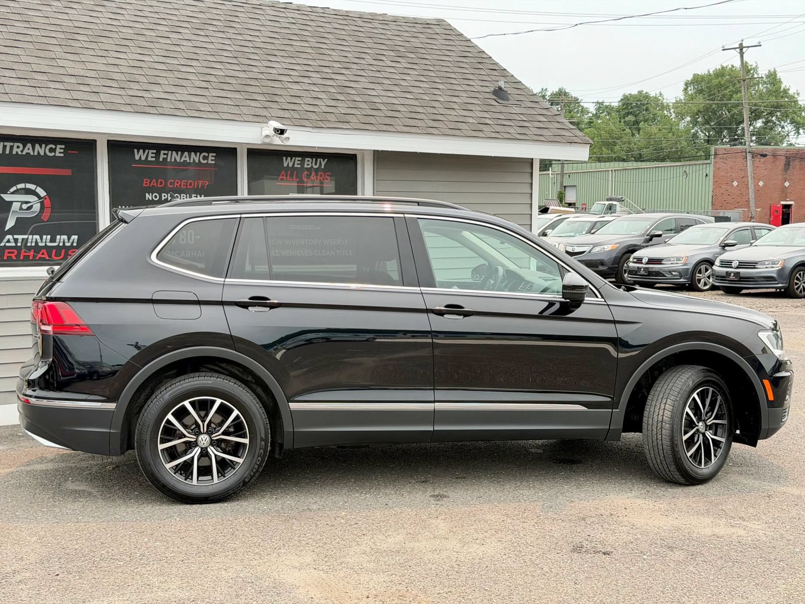 Used 2021 Volkswagen Tiguan SE w/ Panoramic Sunroof Package AWD/4WD image 12
