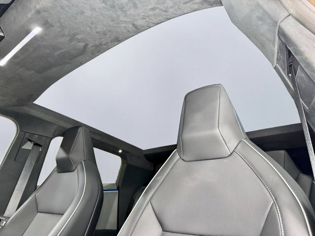 Used 2025 Tesla Cybertruck AWD Crew Cab image 22