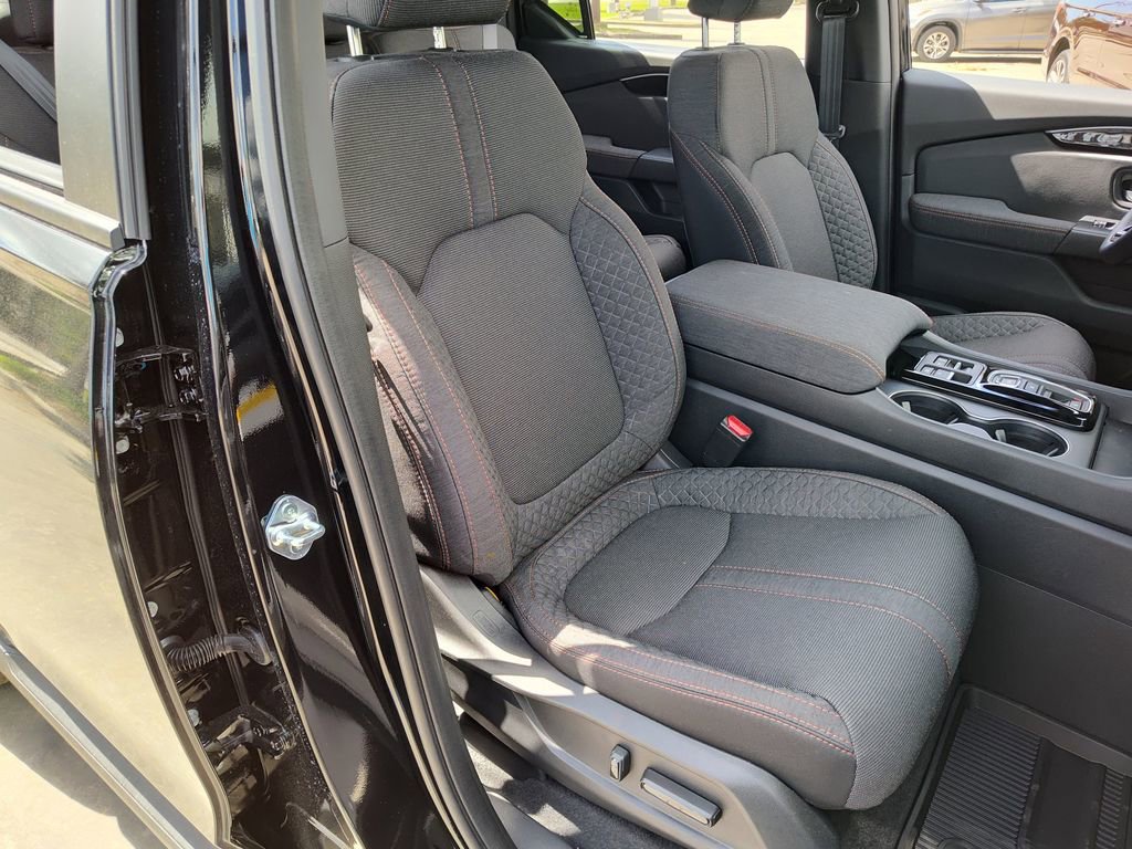 New 2026 Honda Pilot Sport image 12