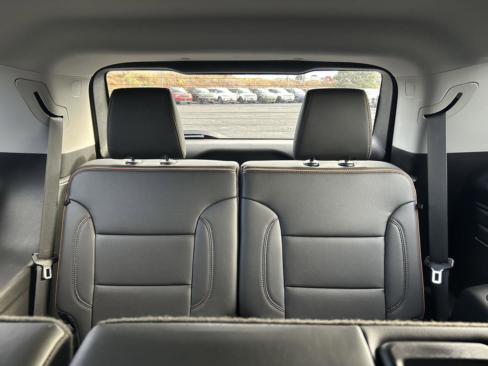 Used 2023 GMC Acadia AT4 w/ Preferred Package image 19