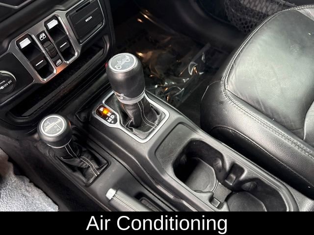 Used 2018 Jeep Wrangler Unlimited Sahara image 16