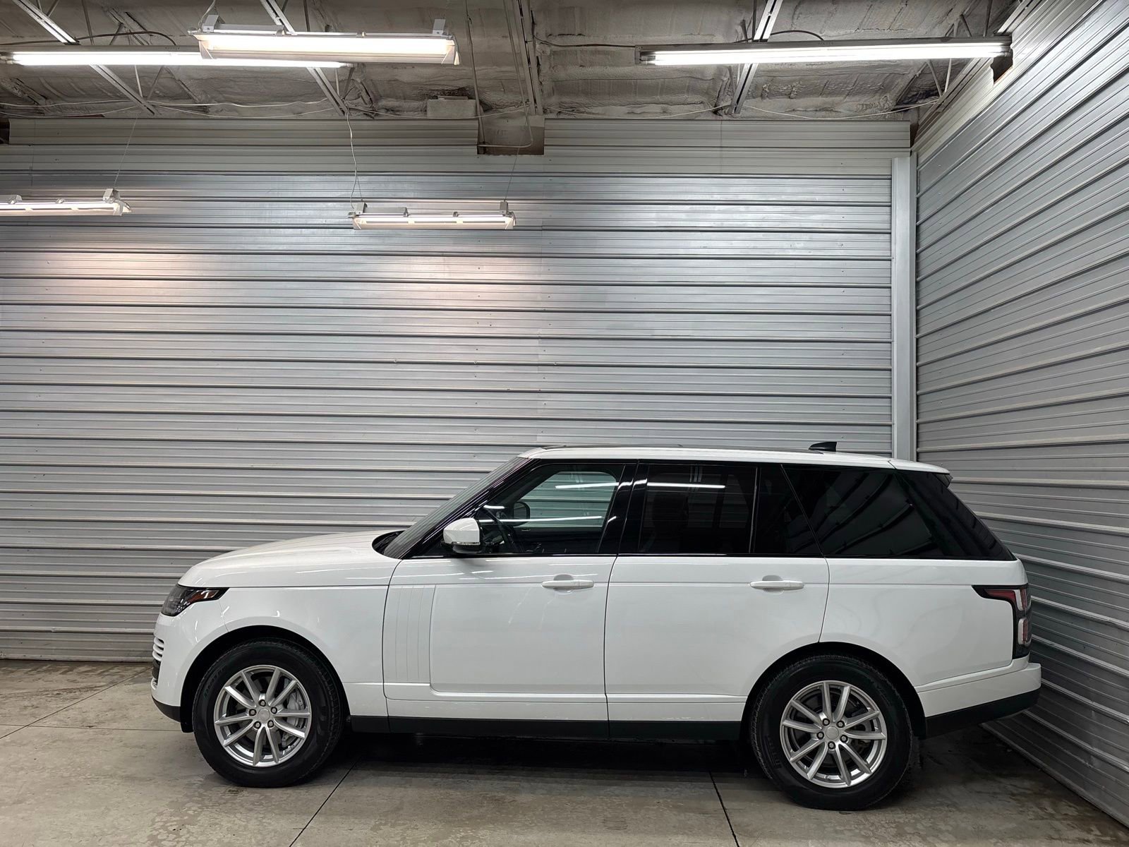 Used 2018 Land Rover Range Rover image 8