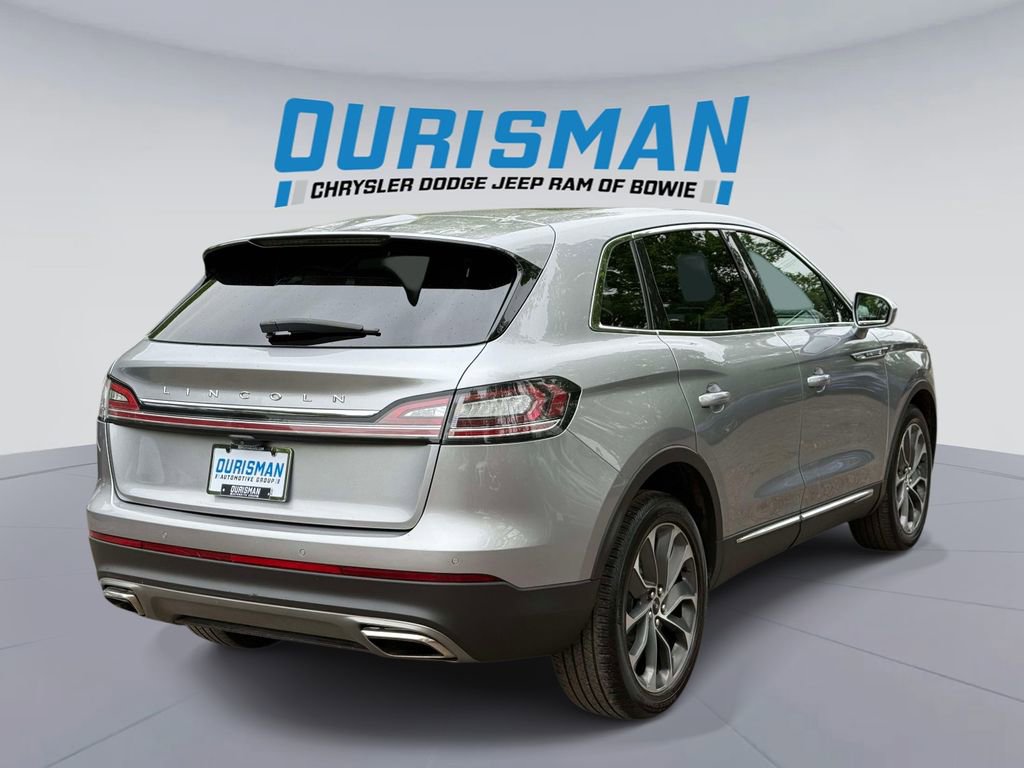 Used 2023 Lincoln Nautilus Reserve AWD/4WD image 2
