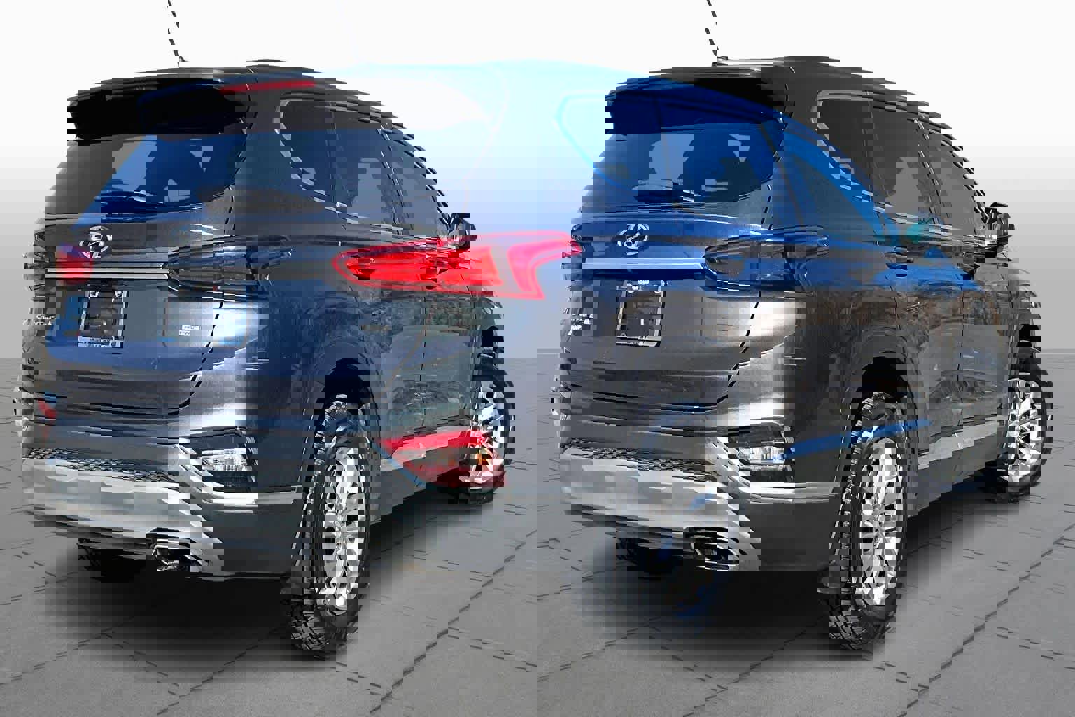 Used 2020 Hyundai Santa Fe SE w/ Cargo Package image 13