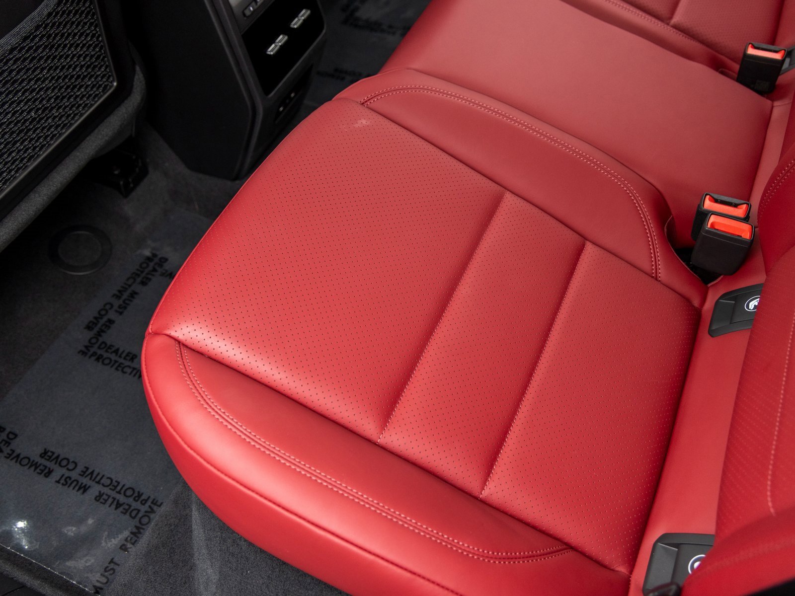 Certified 2024 Porsche Macan 4 Electric image 37