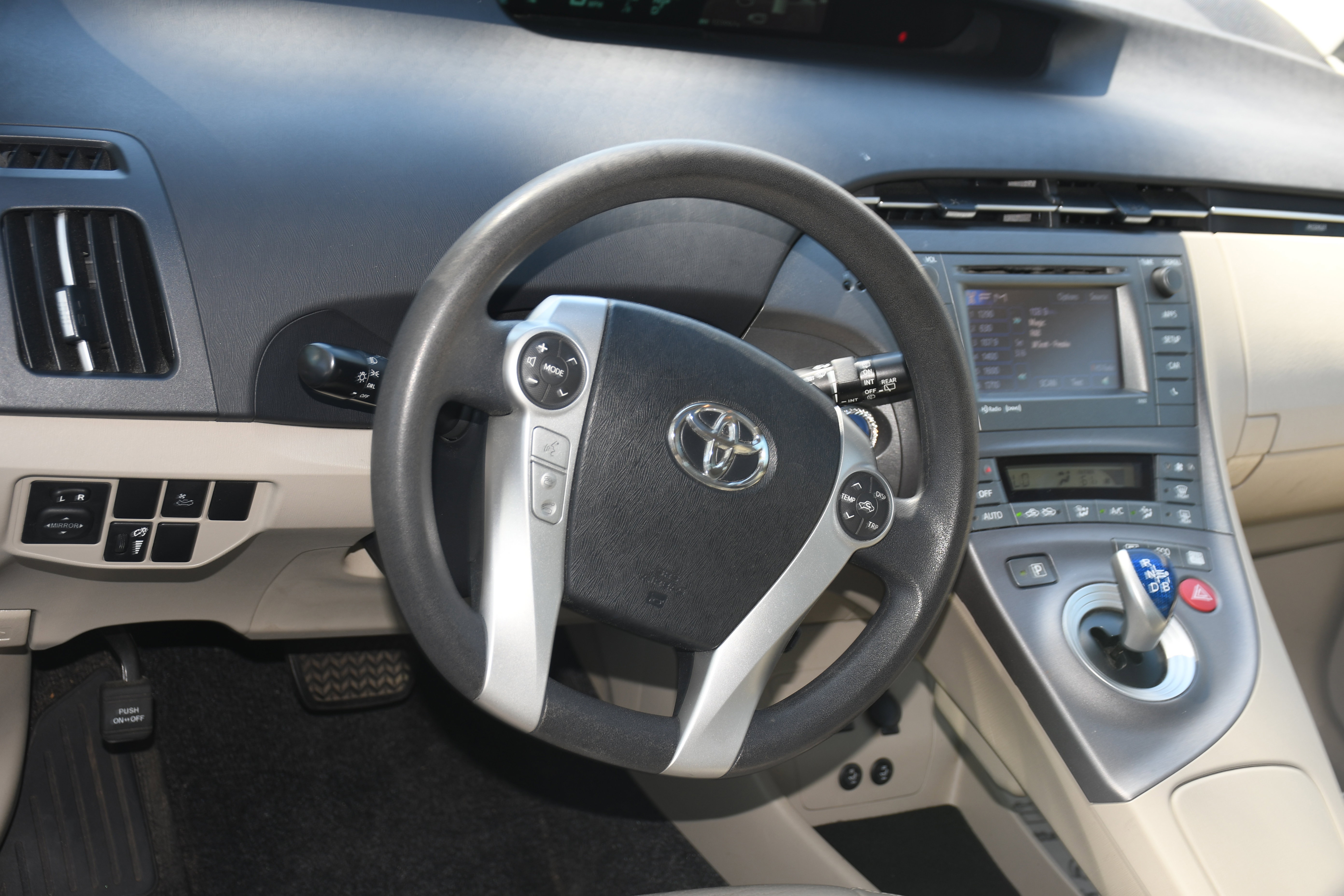 Used 2015 Toyota Prius Three w/ Solar Roof Package image 9