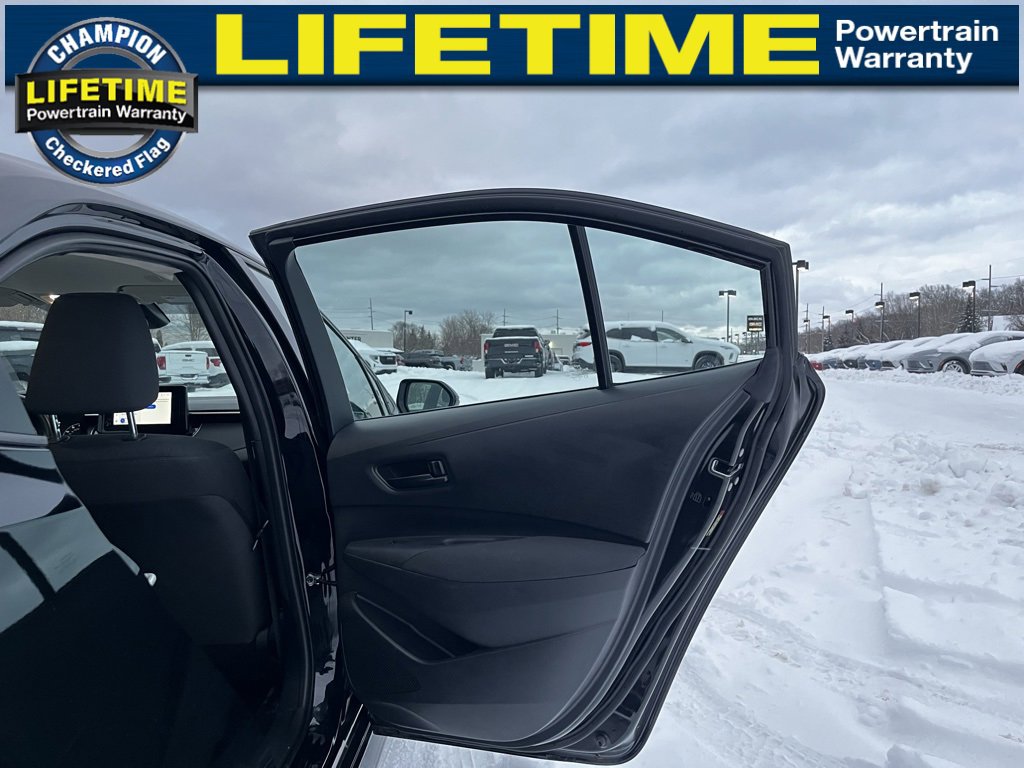 Used 2024 Toyota Corolla LE image 32