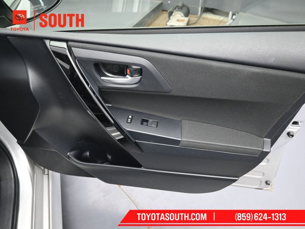 Used 2017 Toyota Corolla iM image 27