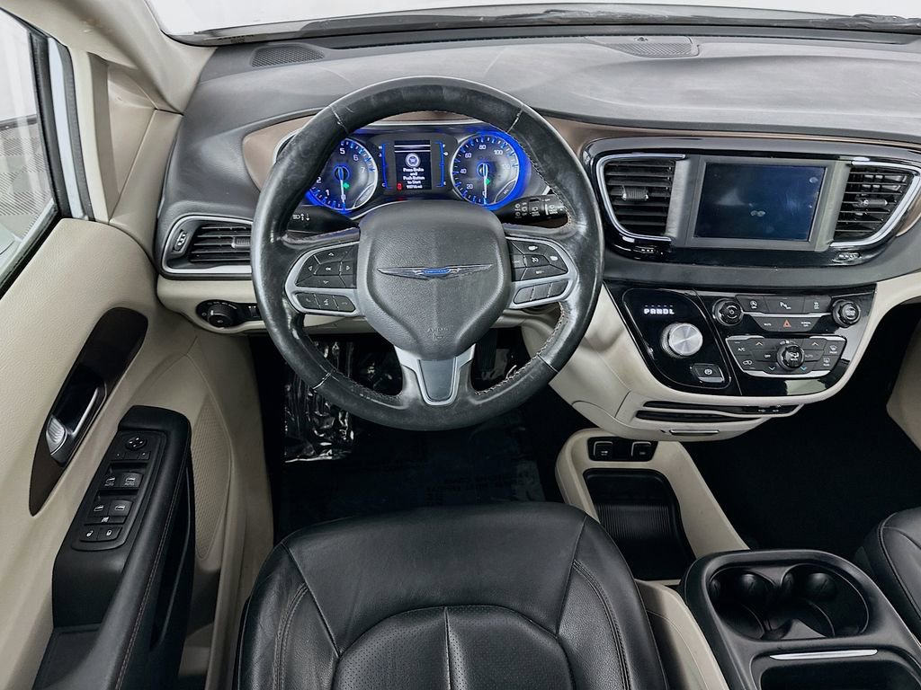 Certified 2019 Chrysler Pacifica Touring-L image 28