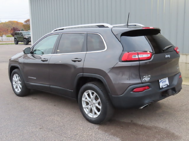 Used 2016 Jeep Cherokee Latitude w/ Comfort/Convenience Group AWD/4WD image 10