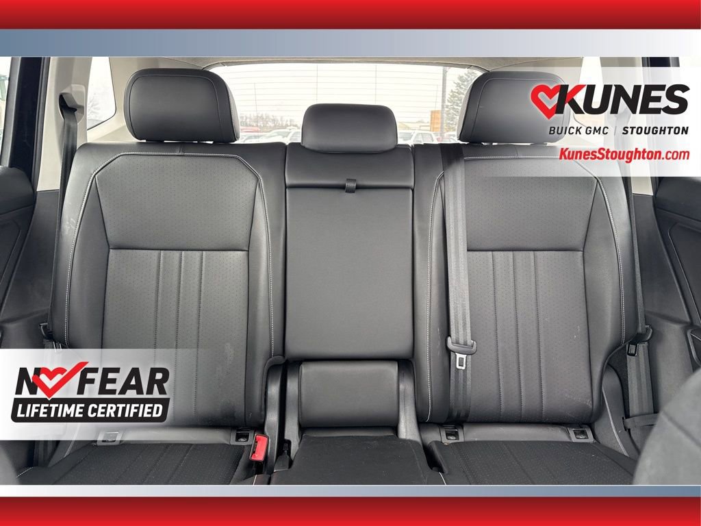 Used 2024 Volkswagen Tiguan Wolfsburg Edition image 32