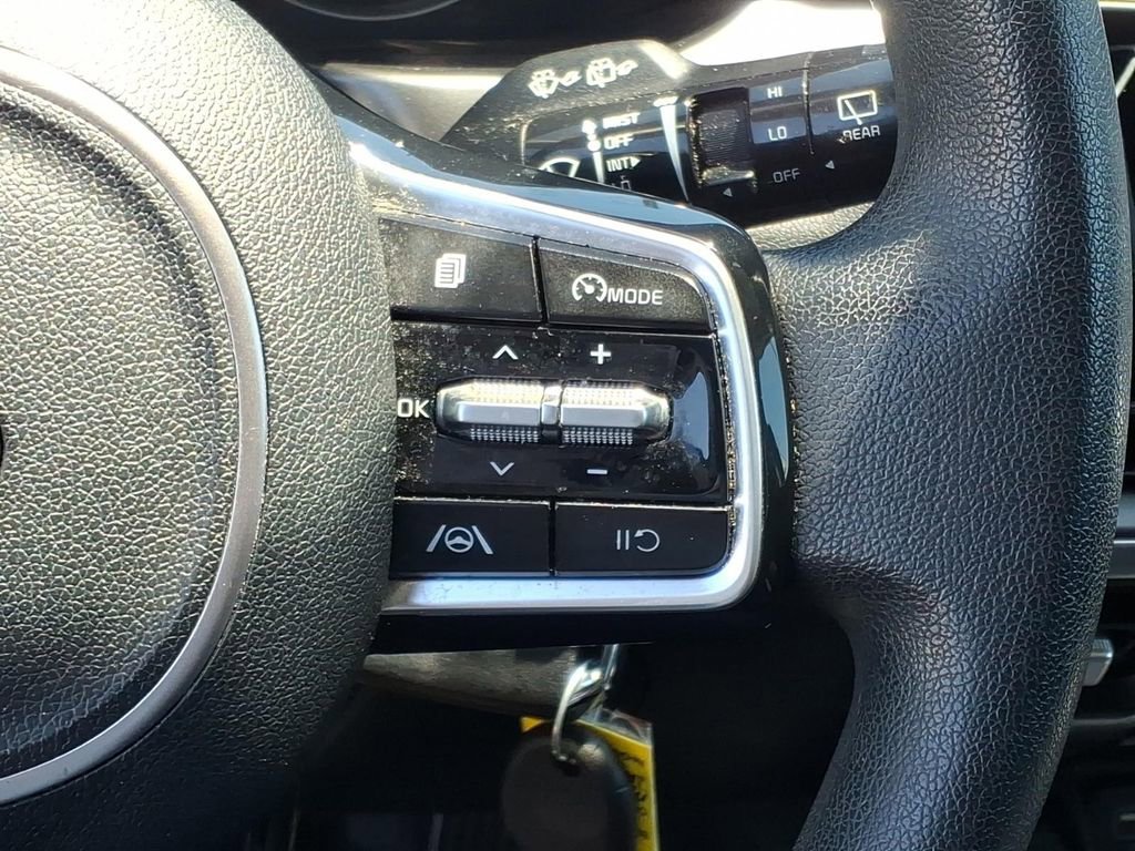 Used 2021 Kia Sorento LX FWD image 19
