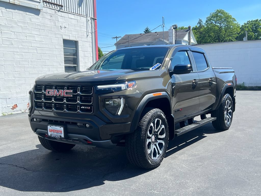 Used 2024 GMC Canyon AT4 AWD/4WD image 3