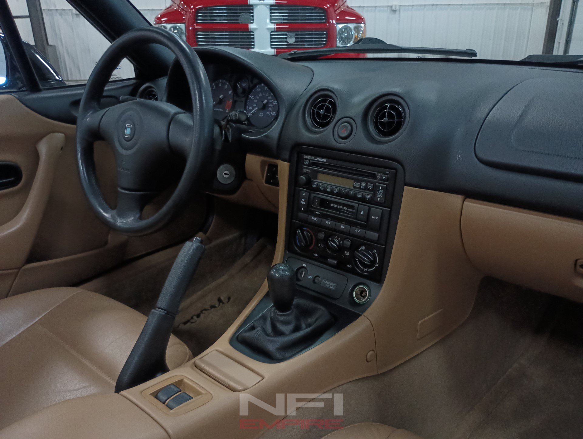 Used 1999 MAZDA MX-5 Miata RWD image 48
