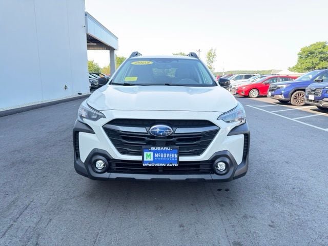 Used 2023 Subaru Outback Premium AWD/4WD image 3