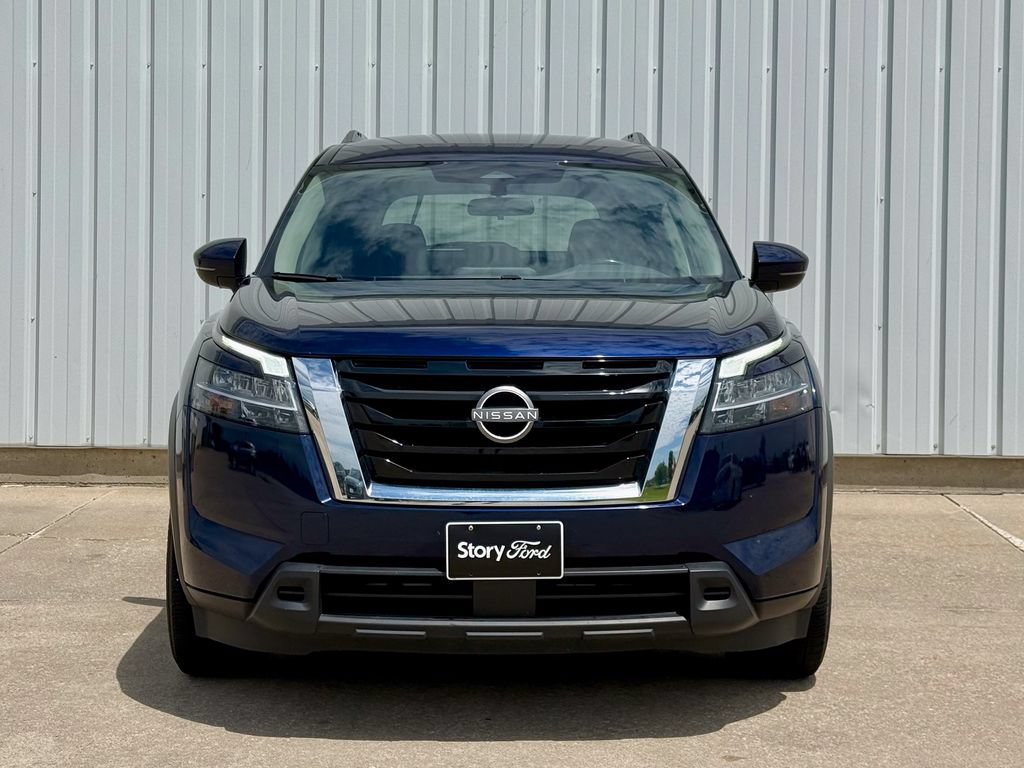 Used 2022 Nissan Pathfinder SV AWD/4WD image 9