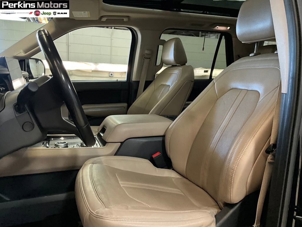 Used 2023 Ford Expedition Limited image 11