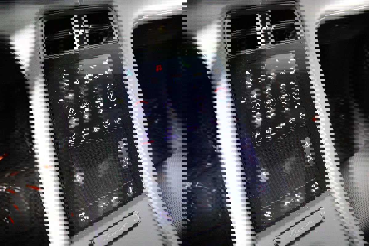 Used 2020 Porsche Taycan 4S image 33