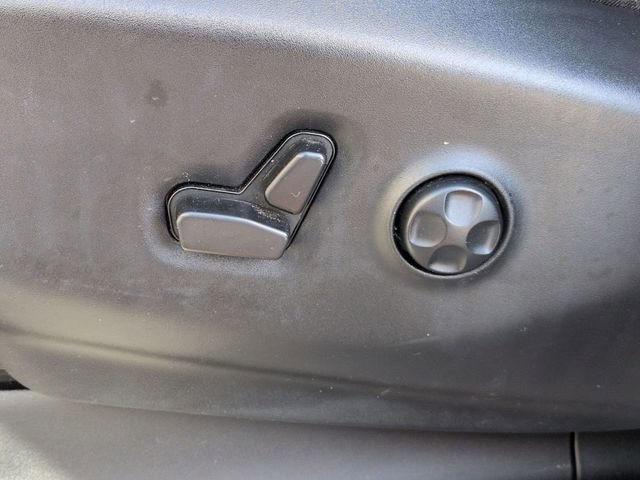 Used 2024 Chrysler Pacifica Touring-L FWD image 13