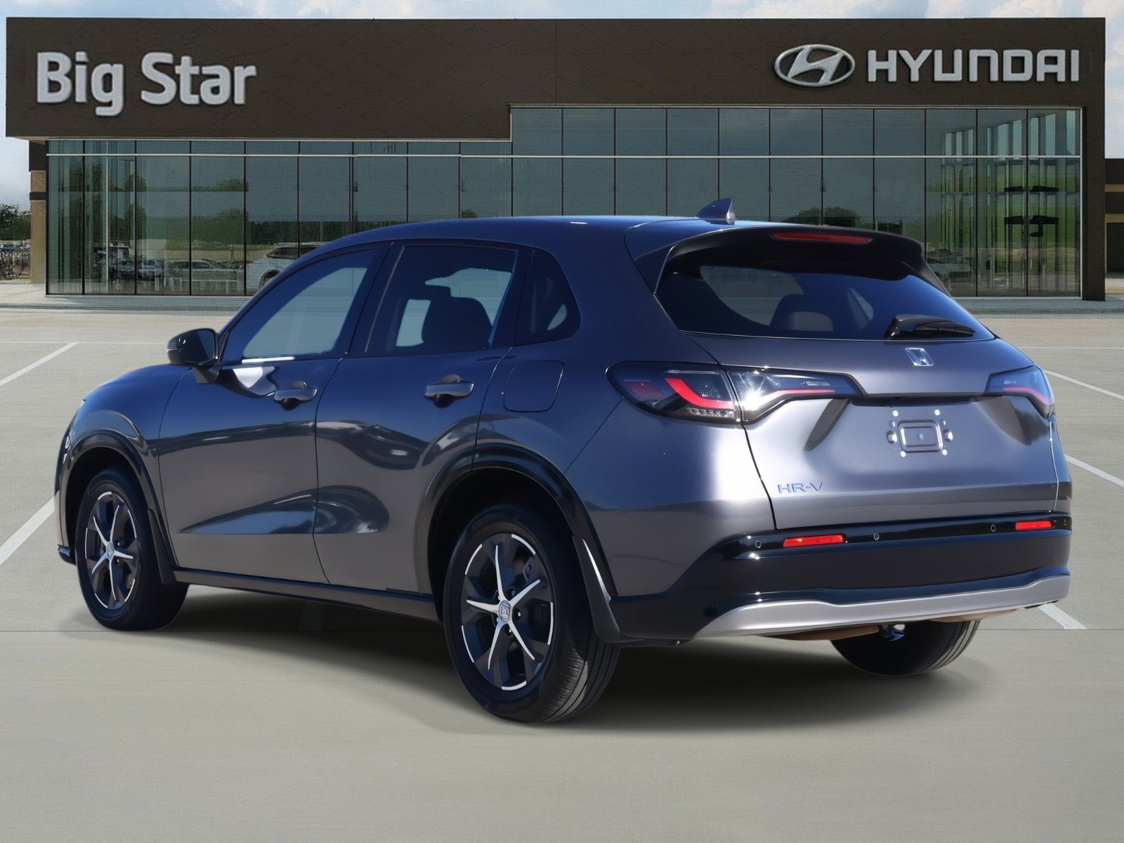 Used 2023 Honda HR-V EX-L image 3