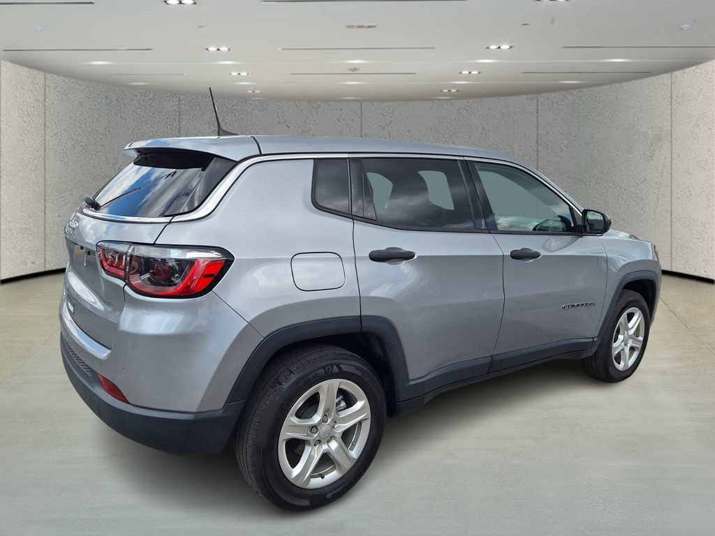 Used 2023 Jeep Compass Sport image 4