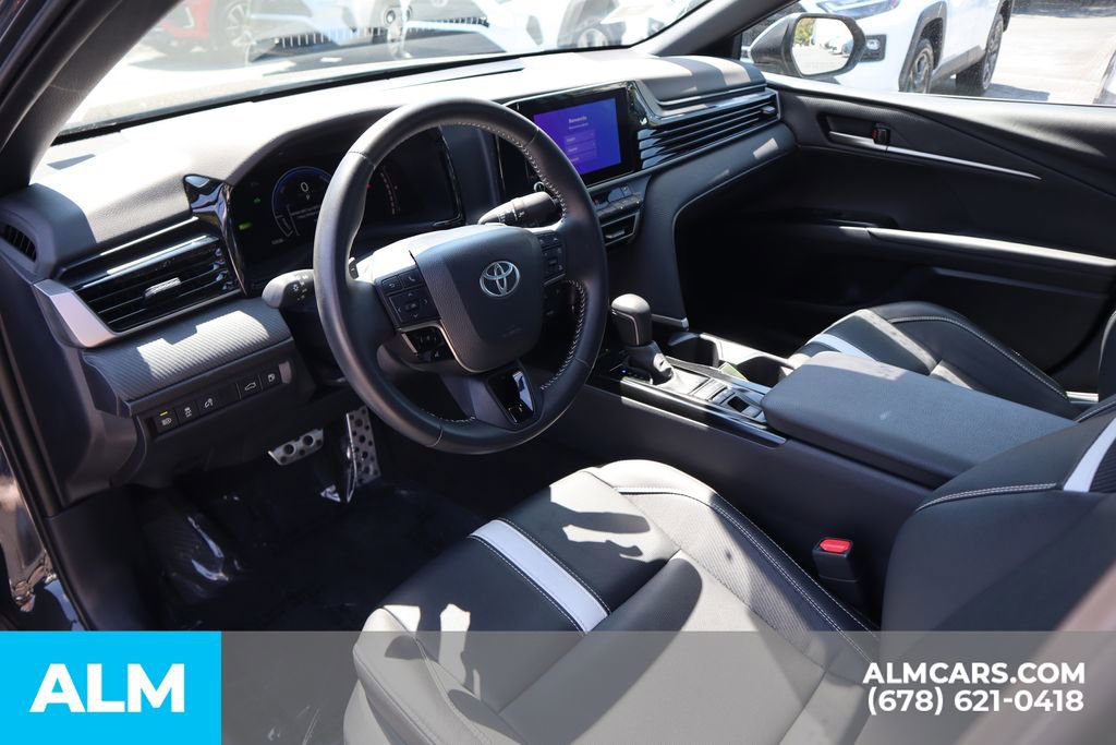 Used 2025 Toyota Camry SE image 10