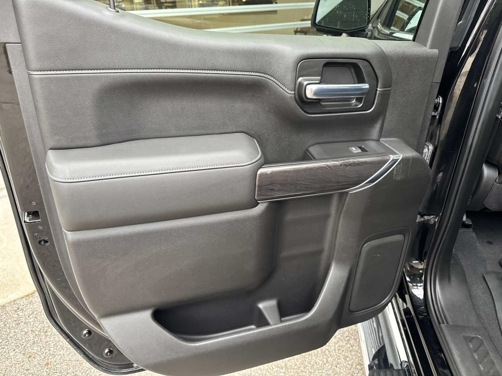 Used 2020 Chevrolet Silverado 1500 LTZ w/ LTZ Premium Package AWD/4WD image 13