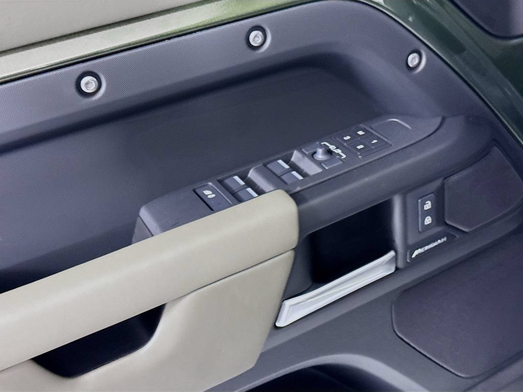 New 2026 Land Rover Defender 110 S AWD/4WD image 25