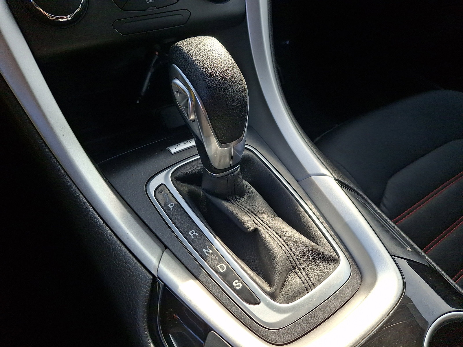 Used 2016 Ford Fusion SE w/ Equipment Group 201A image 14