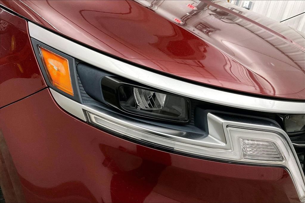 Used 2022 Kia Carnival LX w/ Paint Protection Package FWD image 34