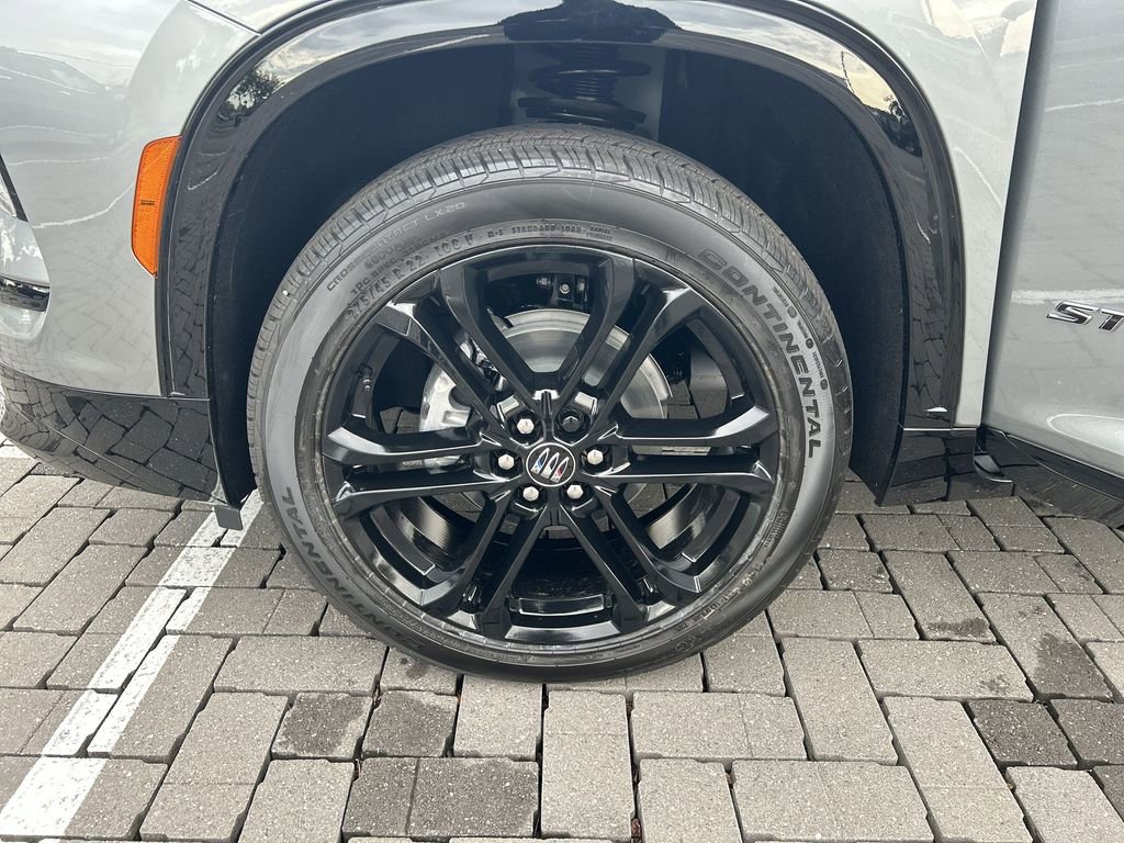 New 2026 Buick Enclave Sport Touring w/ LPO, Floor Liner Package image 31