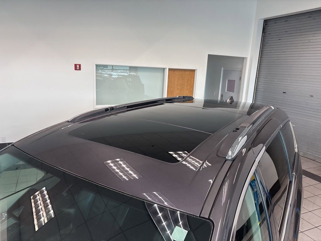 Used 2019 Chrysler Pacifica Touring-L Plus w/ Advanced Safetytec Group FWD image 9