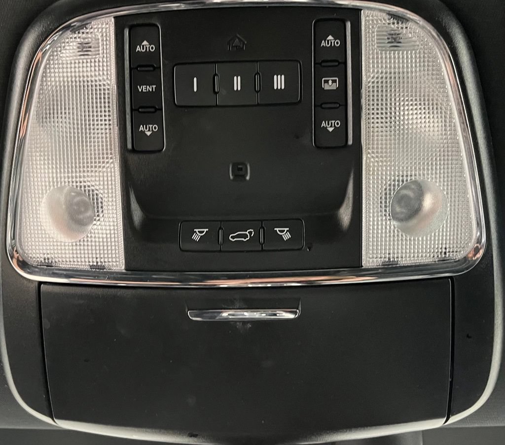 Used 2020 Jeep Grand Cherokee Limited w/ Luxury Group II AWD/4WD image 42