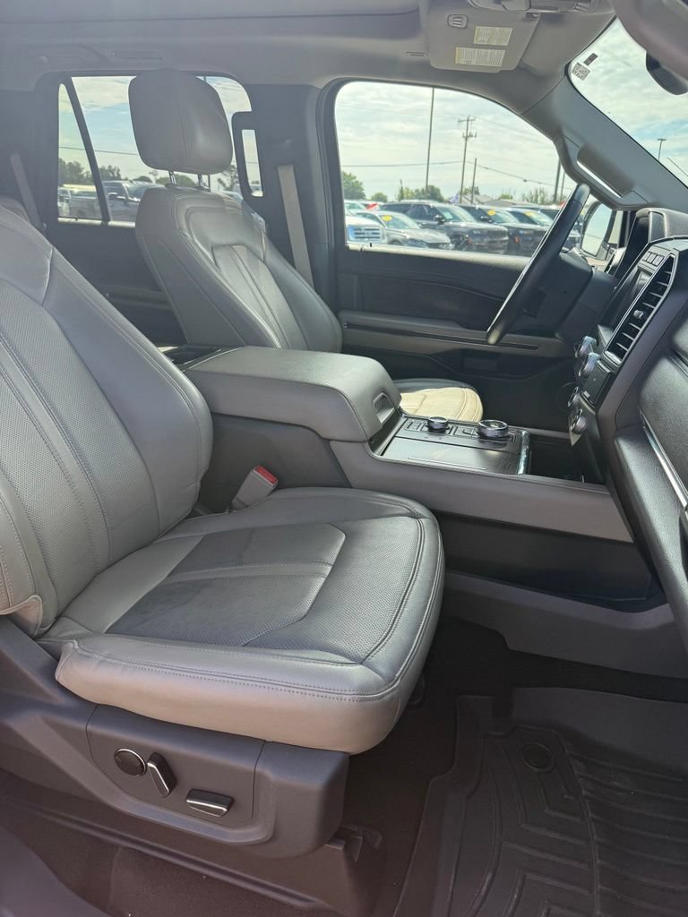 Used 2020 Ford Expedition Limited w/ Equipment Group 302A AWD/4WD image 12