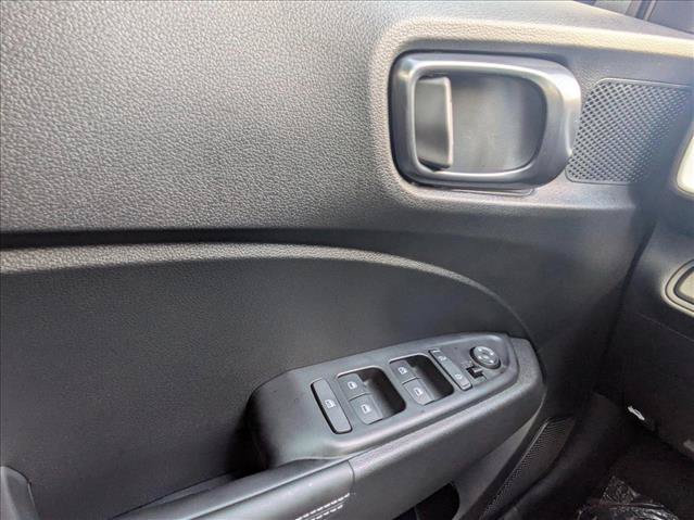 New 2025 Hyundai Venue Limited FWD image 16
