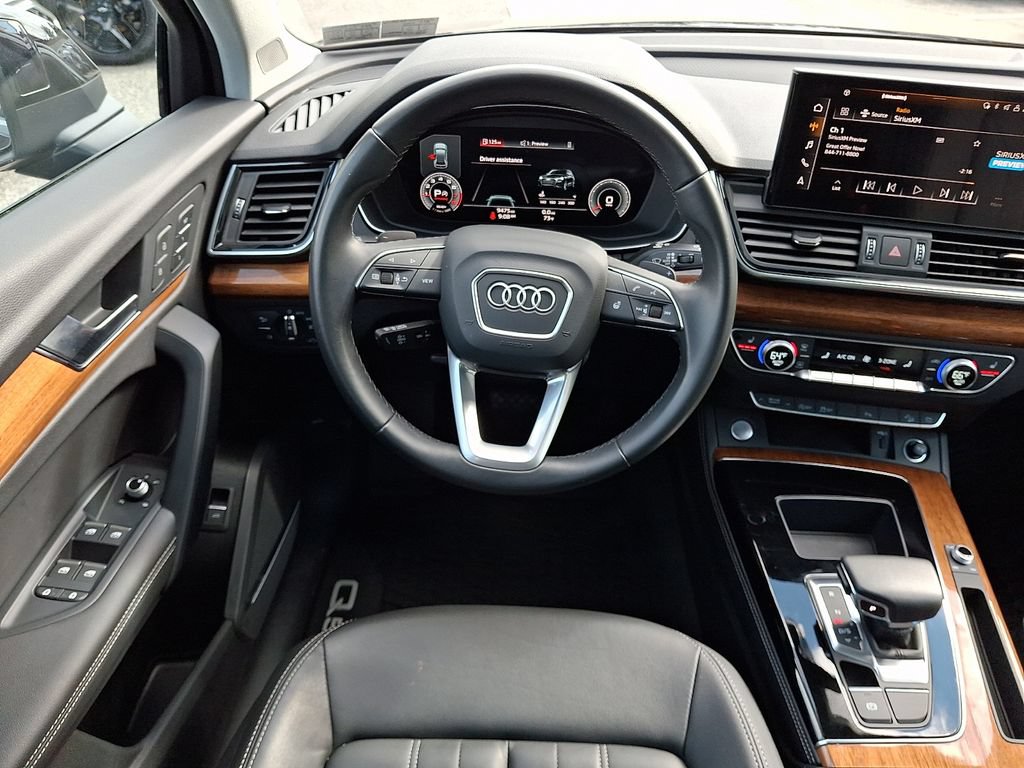 Used 2023 Audi Q5 2.0T Premium Plus w/ Premium Plus Package AWD/4WD image 12