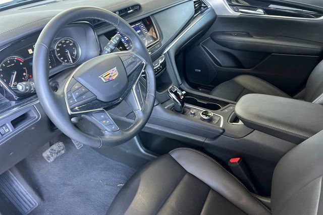 Used 2025 Cadillac XT5 Premium Luxury image 10