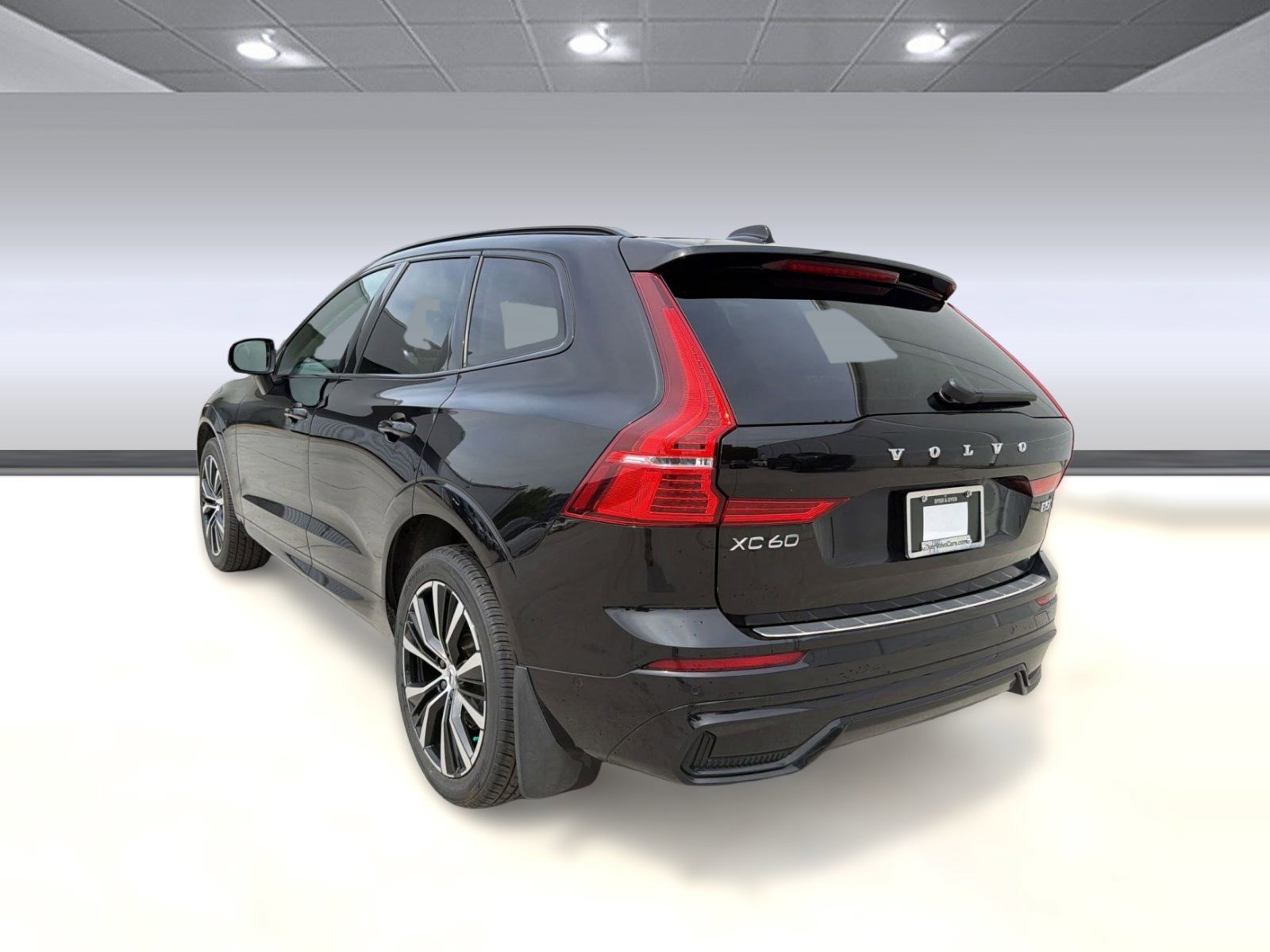Certified 2023 Volvo XC60 B5 Plus w/ Climate Package AWD/4WD image 3