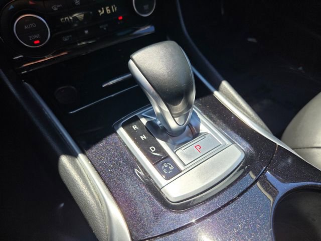 Used 2018 INFINITI QX30 Premium w/ Navigation Package image 29