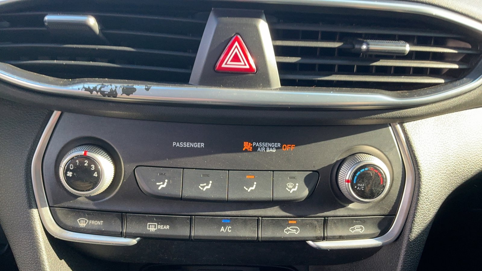 Used 2019 Hyundai Santa Fe SE FWD image 30