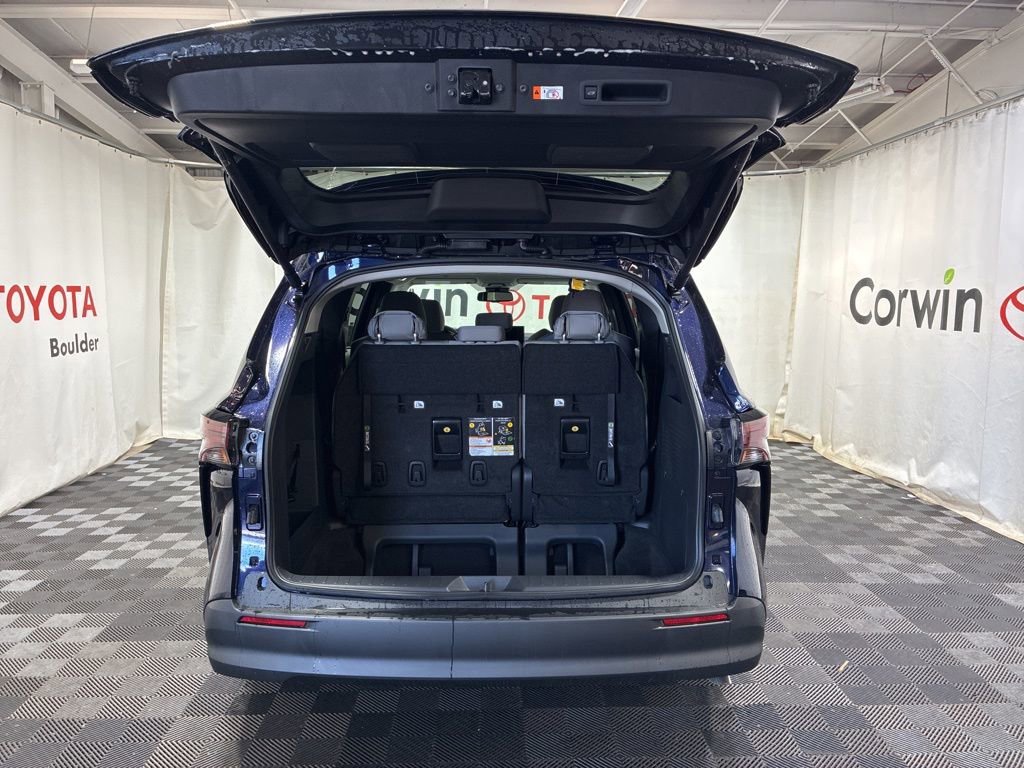 New 2026 Toyota Sienna LE image 17