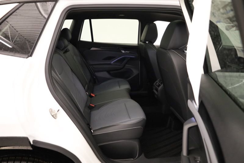 New 2026 Volkswagen Tiguan SE R-Line image 33