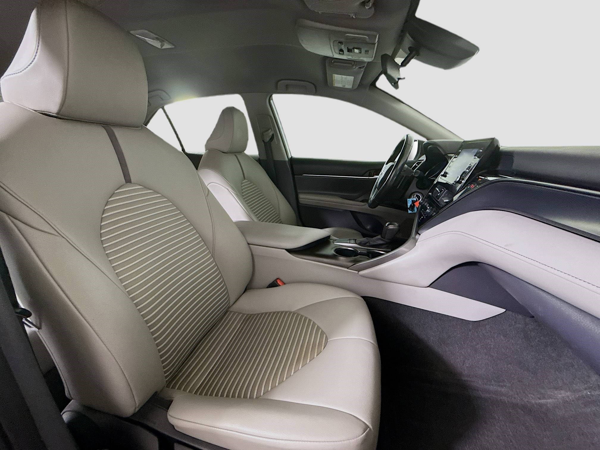 Used 2023 Toyota Camry SE image 26